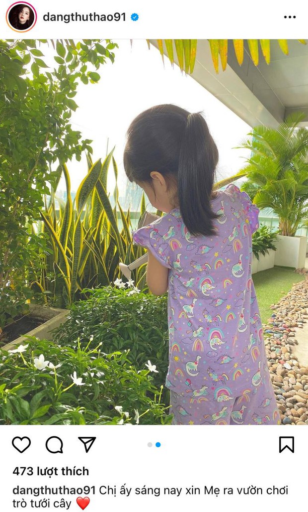 Đặng Thu Thảo khoe ảnh con gái lớn phổng phao tự chơi cực ngoan giữa mùa dịch, vô tình để lộ 1 góc penthouse đắt đỏ - Ảnh 3. Đặng Thu Thảo khoe ảnh con gái lớn phổng phao tự chơi cực ngoan giữa mùa dịch, vô tình để lộ 1 góc penthouse đắt đỏ - Ảnh 3.