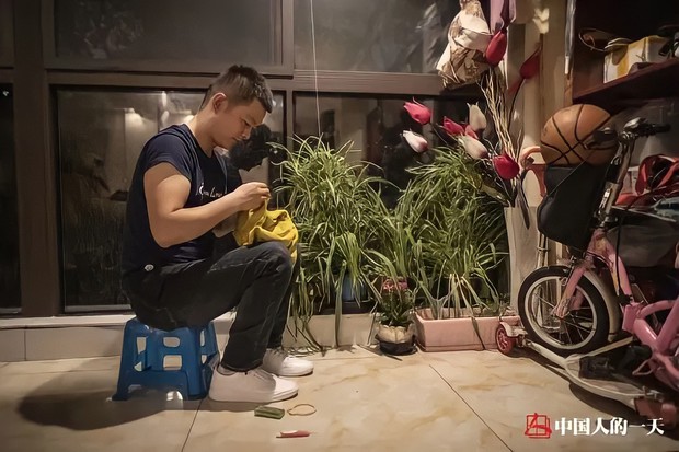 Từ con trai cưng nằm nhà ăn bám đến thần đồng may vá nức tiếng xa gần giúp hồi sinh ngành nghề sắp tuyệt chủng ở Trung Quốc - Ảnh 4. Từ con trai cưng nằm nhà ăn bám đến thần đồng may vá nức tiếng xa gần giúp hồi sinh ngành nghề sắp tuyệt chủng ở Trung Quốc - Ảnh 4.
