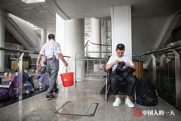 Từ con trai cưng nằm nhà ăn bám đến thần đồng may vá nức tiếng xa gần giúp hồi sinh ngành nghề sắp tuyệt chủng ở Trung Quốc - Ảnh 5. Từ con trai cưng nằm nhà ăn bám đến thần đồng may vá nức tiếng xa gần giúp hồi sinh ngành nghề sắp tuyệt chủng ở Trung Quốc - Ảnh 5.