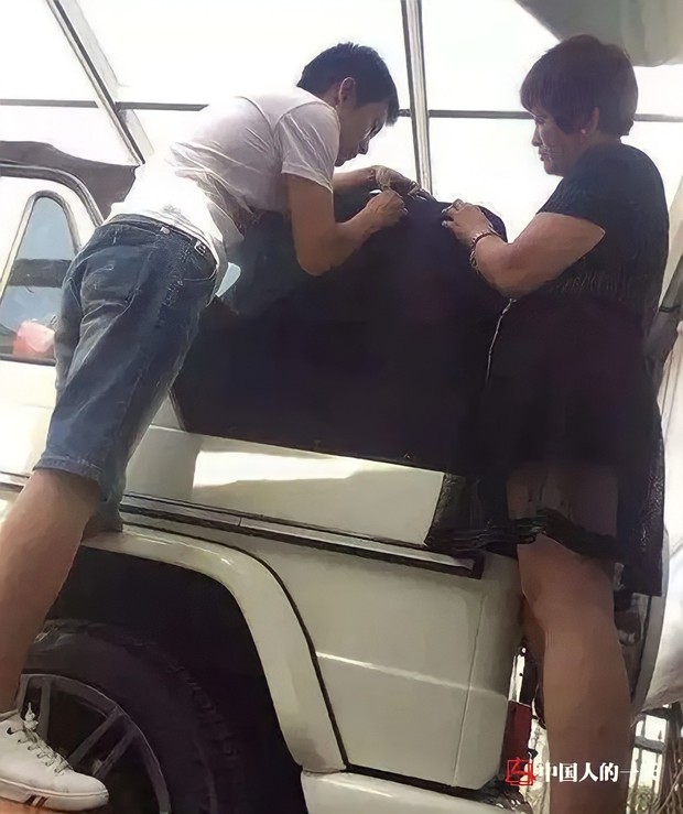 Từ con trai cưng nằm nhà ăn bám đến thần đồng may vá nức tiếng xa gần giúp hồi sinh ngành nghề sắp tuyệt chủng ở Trung Quốc - Ảnh 6. Từ con trai cưng nằm nhà ăn bám đến thần đồng may vá nức tiếng xa gần giúp hồi sinh ngành nghề sắp tuyệt chủng ở Trung Quốc - Ảnh 6.