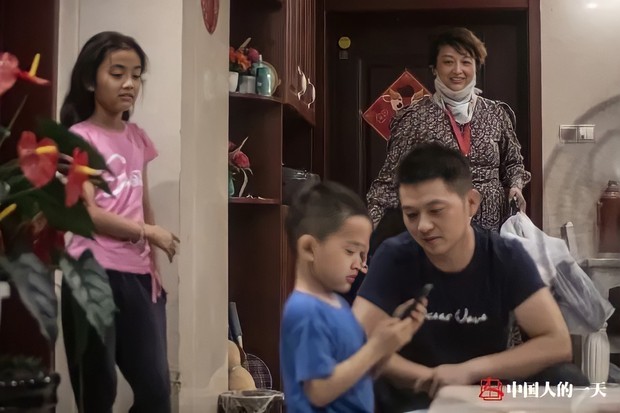 Từ con trai cưng nằm nhà ăn bám đến thần đồng may vá nức tiếng xa gần giúp hồi sinh ngành nghề sắp tuyệt chủng ở Trung Quốc - Ảnh 7. Từ con trai cưng nằm nhà ăn bám đến thần đồng may vá nức tiếng xa gần giúp hồi sinh ngành nghề sắp tuyệt chủng ở Trung Quốc - Ảnh 7.