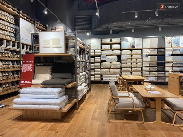 Soi đồ gia dụng tại store MUJI Hà Nội trước ngày khai trương: Nhìn gì cũng mê nhưng thắt lòng vì một số thứ đắt hơn tưởng tượng - Ảnh 6.