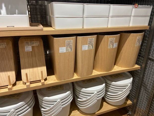 Soi đồ gia dụng tại store MUJI Hà Nội trước ngày khai trương: Nhìn gì cũng mê nhưng thắt lòng vì một số thứ đắt hơn tưởng tượng - Ảnh 4.