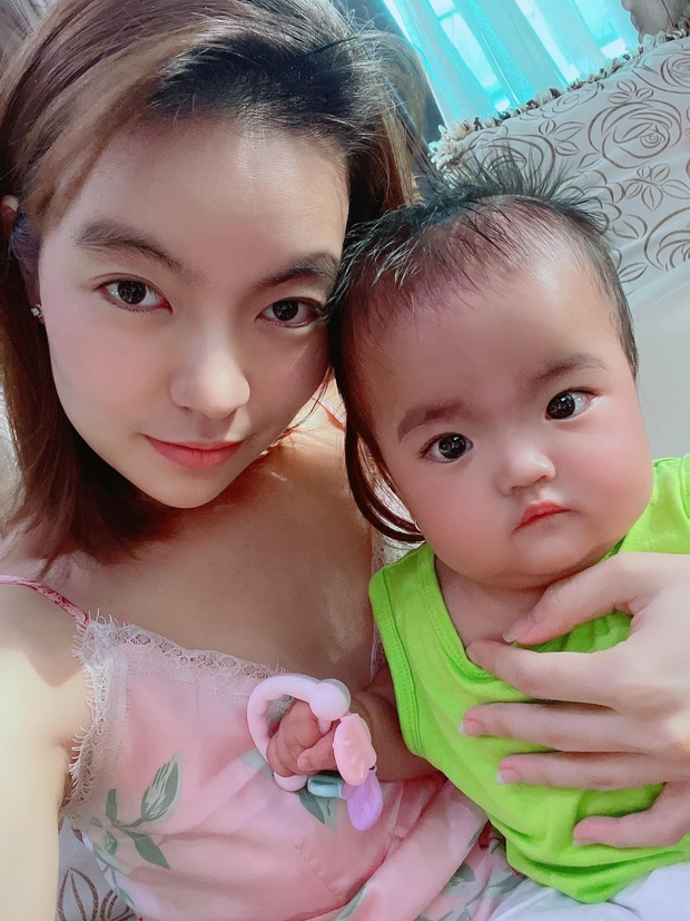 Con gái bị dân mạng chê nhìn như thiểu năng quá độc miệng, vợ chồng Mạc Văn Khoa đáp trả không kiêng nể - Ảnh 3. Con gái bị dân mạng chê nhìn như thiểu năng quá độc miệng, vợ chồng Mạc Văn Khoa đáp trả không kiêng nể - Ảnh 3.