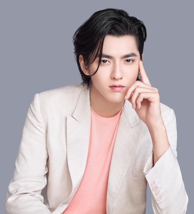 Tiếp tục bị Bvlgari cạch mặt sau khi bị 13 thương hiệu khác nghỉ chơi, Ngô Diệc Phàm giờ chỉ còn 01 phao cứu sinh - Ảnh 4. Tiếp tục bị Bvlgari cạch mặt sau khi bị 13 thương hiệu khác nghỉ chơi, Ngô Diệc Phàm giờ chỉ còn 01 phao cứu sinh - Ảnh 4.