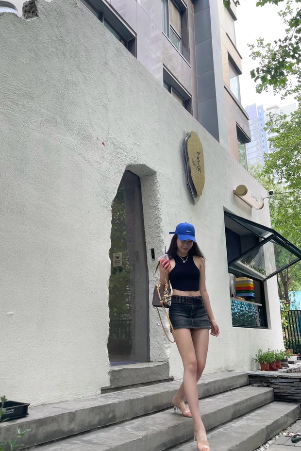 Hot girl 19 tuổi khiến Ngô Diệc Phàm thân bại danh liệt: Sinh viên trường danh giá top đầu Trung Quốc, visual xuất sắc nhưng bị nghi “dao kéo” - Ảnh 11. Hot girl 19 tuổi khiến Ngô Diệc Phàm thân bại danh liệt: Sinh viên trường danh giá top đầu Trung Quốc, visual xuất sắc nhưng bị nghi “dao kéo” - Ảnh 11.