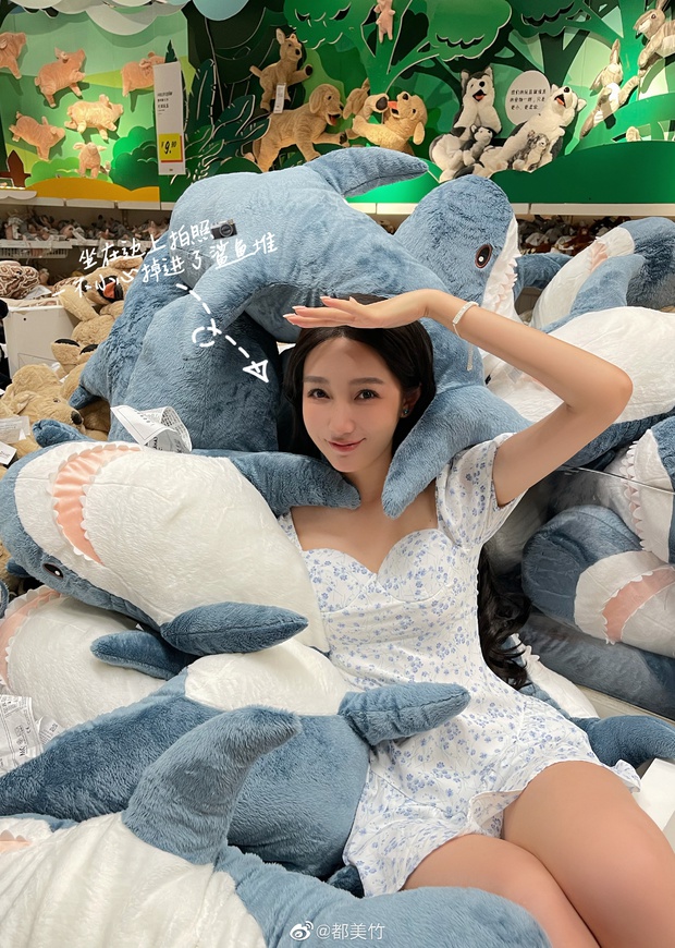 Hot girl 19 tuổi khiến Ngô Diệc Phàm thân bại danh liệt: Sinh viên trường danh giá top đầu Trung Quốc, visual xuất sắc nhưng bị nghi “dao kéo” - Ảnh 6. Hot girl 19 tuổi khiến Ngô Diệc Phàm thân bại danh liệt: Sinh viên trường danh giá top đầu Trung Quốc, visual xuất sắc nhưng bị nghi “dao kéo” - Ảnh 6.