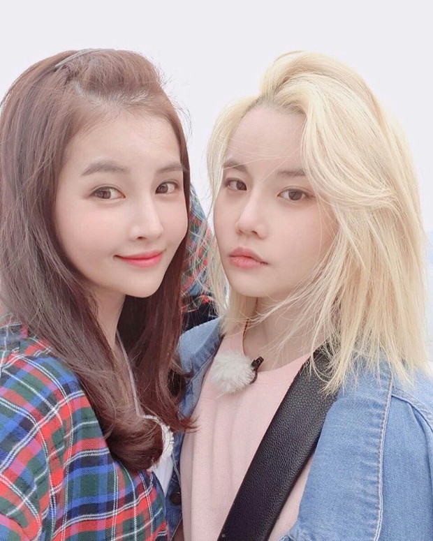Hội idol con nhà nòi gia thế khủng: Chị cả T-ara nhà 6 người toàn sao nổi tiếng, bố của mỹ nhân TWICE là đầu bếp của Tổng thống - Ảnh 10. Hội idol con nhà nòi gia thế khủng: Chị cả T-ara nhà 6 người toàn sao nổi tiếng, bố của mỹ nhân TWICE là đầu bếp của Tổng thống - Ảnh 10.