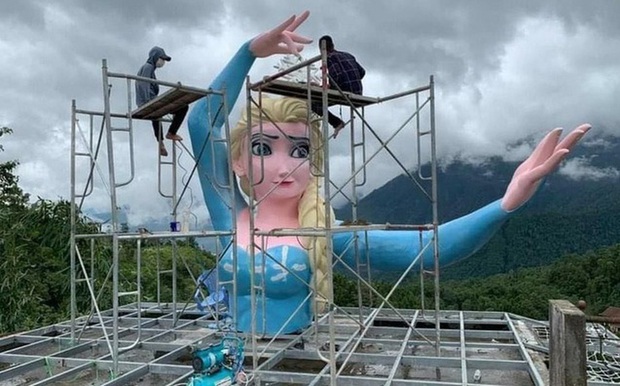Tượng Elsa phiên bản quái dị ở Sa Pa đã bị yêu cầu tháo dỡ, sẽ cưỡng chế nếu không chấp hành - Ảnh 2. Tượng Elsa phiên bản quái dị ở Sa Pa đã bị yêu cầu tháo dỡ, sẽ cưỡng chế nếu không chấp hành - Ảnh 2.