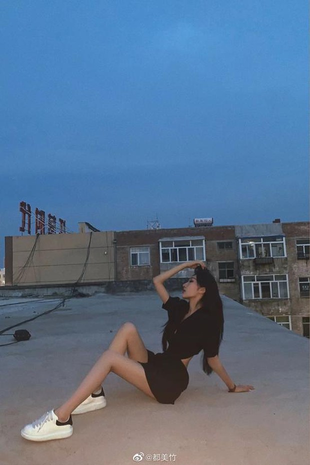 Hot girl 19 tuổi khiến Ngô Diệc Phàm thân bại danh liệt: Sinh viên trường danh giá top đầu Trung Quốc, visual xuất sắc nhưng bị nghi “dao kéo” - Ảnh 13. Hot girl 19 tuổi khiến Ngô Diệc Phàm thân bại danh liệt: Sinh viên trường danh giá top đầu Trung Quốc, visual xuất sắc nhưng bị nghi “dao kéo” - Ảnh 13.