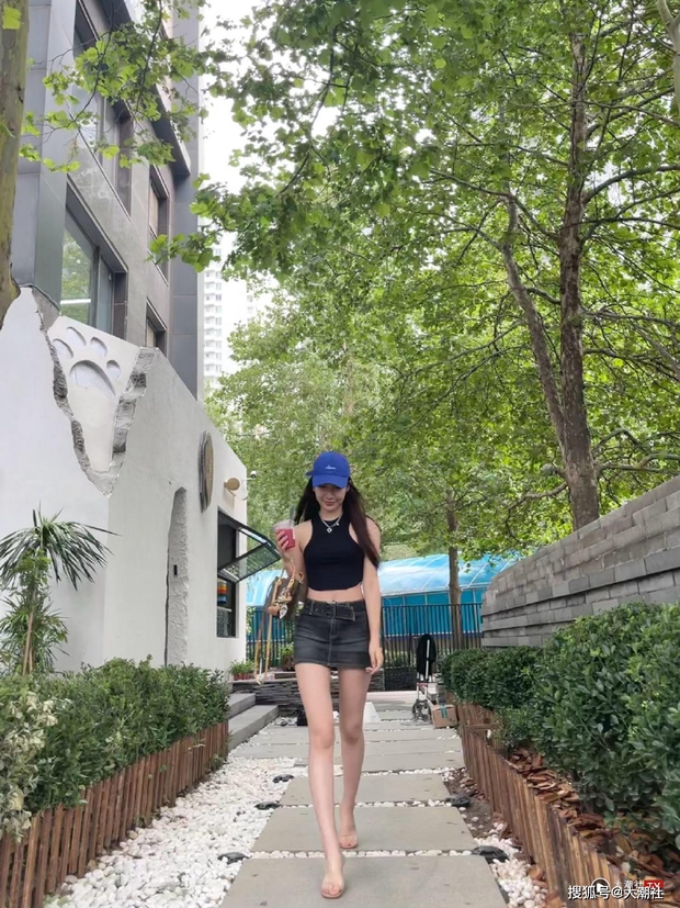 Hot girl 19 tuổi khiến Ngô Diệc Phàm thân bại danh liệt: Sinh viên trường danh giá top đầu Trung Quốc, visual xuất sắc nhưng bị nghi “dao kéo” - Ảnh 10. Hot girl 19 tuổi khiến Ngô Diệc Phàm thân bại danh liệt: Sinh viên trường danh giá top đầu Trung Quốc, visual xuất sắc nhưng bị nghi “dao kéo” - Ảnh 10.