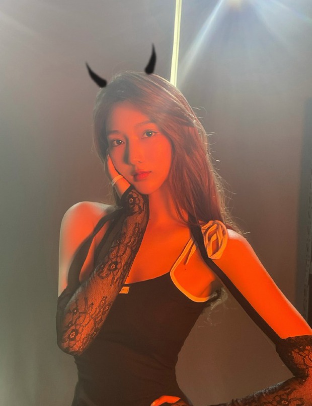 Hot girl 19 tuổi khiến Ngô Diệc Phàm thân bại danh liệt: Sinh viên trường danh giá top đầu Trung Quốc, visual xuất sắc nhưng bị nghi “dao kéo” - Ảnh 15. Hot girl 19 tuổi khiến Ngô Diệc Phàm thân bại danh liệt: Sinh viên trường danh giá top đầu Trung Quốc, visual xuất sắc nhưng bị nghi “dao kéo” - Ảnh 15.