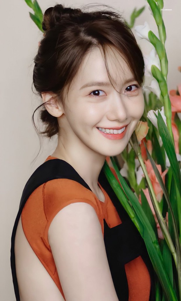 Hết Jennie, đến Yoona khiến netizen há hốc với màn để trần lưng trắng nõn ngọc ngà: Đây mới chính là level hở đỉnh cao! - Ảnh 5. Hết Jennie, đến Yoona khiến netizen há hốc với màn để trần lưng trắng nõn ngọc ngà: Đây mới chính là level hở đỉnh cao! - Ảnh 5.