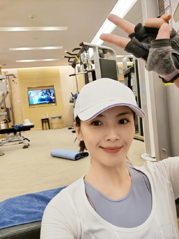Mỹ nhân Thiên Long Bát Bộ: Tưởng lấy đại gia nào ngờ phải thay chồng gánh nợ nghìn tỷ, nai lưng nuôi cả nhà - Ảnh 10. Mỹ nhân Thiên Long Bát Bộ: Tưởng lấy đại gia nào ngờ phải thay chồng gánh nợ nghìn tỷ, nai lưng nuôi cả nhà - Ảnh 10.
