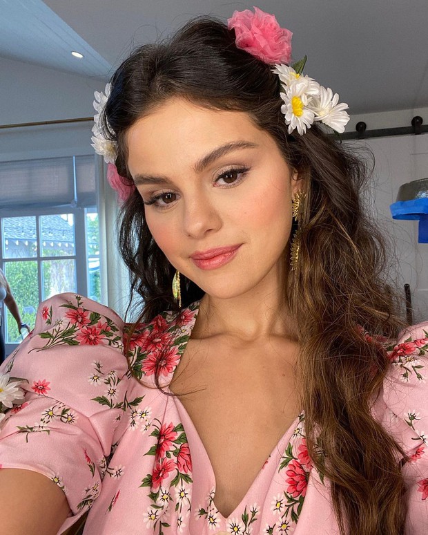 Chẳng phải tự dưng người ta lại gọi Selena Gomez là Nữ hoàng selfie, có lý do cả đấy! - Ảnh 10.