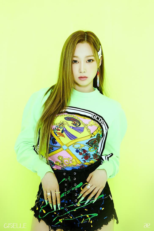 Tin đồn về người thương của chủ tịch Lee Soo Man làm dấy lên nghi ngờ về màn debut của Giselle (aespa) - Ảnh 5. Tin đồn về người thương của chủ tịch Lee Soo Man làm dấy lên nghi ngờ về màn debut của Giselle (aespa) - Ảnh 5.