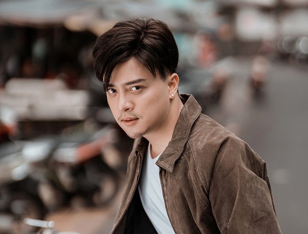 Cao Thái Sơn bị chỉ trích vì tư thế đứng phản cảm ở chùa, chính chủ lên tiếng giải thích có hợp lý? - Ảnh 6. Cao Thái Sơn bị chỉ trích vì tư thế đứng phản cảm ở chùa, chính chủ lên tiếng giải thích có hợp lý? - Ảnh 6.