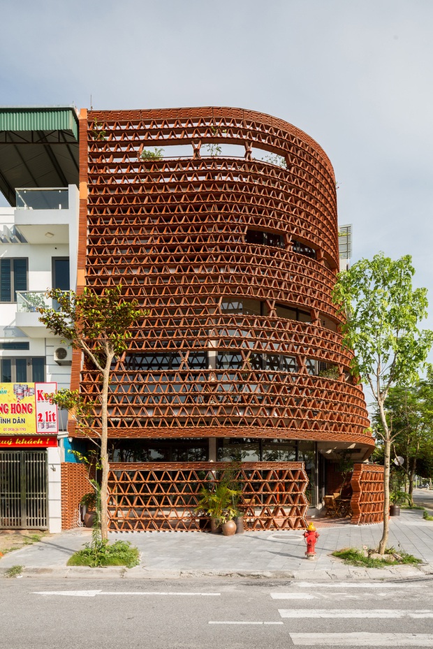 Hà Nội: Quán cà phê lấy cảm hứng từ cành cây và hang động của người tiền sử đẹp lạ trên báo Mỹ - Ảnh 2. Hà Nội: Quán cà phê lấy cảm hứng từ cành cây và hang động của người tiền sử đẹp lạ trên báo Mỹ - Ảnh 2.
