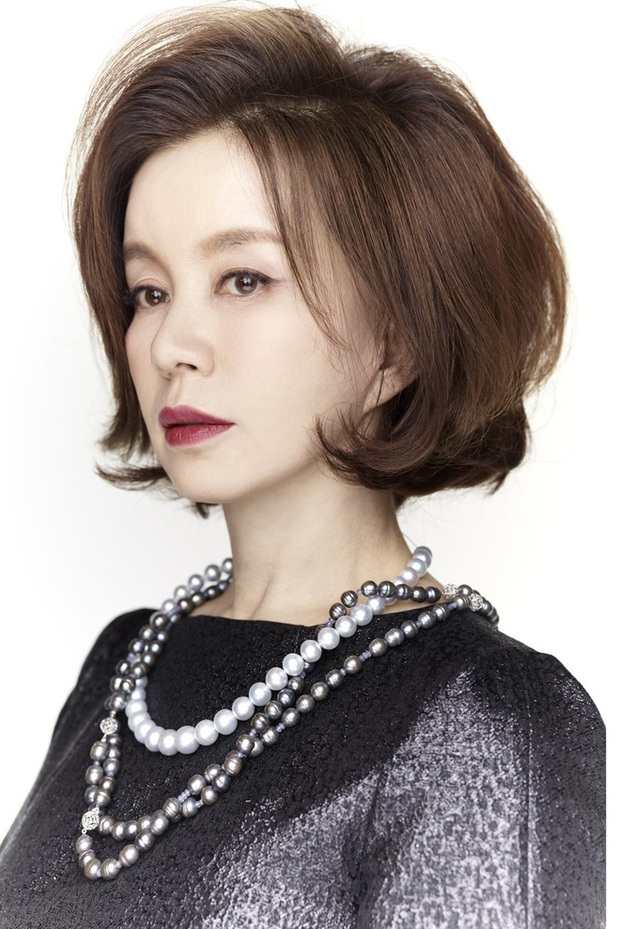 Không phải Son Ye Jin, đây mới là tình đầu quốc dân đời đầu xứ Hàn: Gia tài phim siêu khủng, U70 vẫn đẹp rạng rời - Ảnh 9. Không phải Son Ye Jin, đây mới là tình đầu quốc dân đời đầu xứ Hàn: Gia tài phim siêu khủng, U70 vẫn đẹp rạng rời - Ảnh 9.