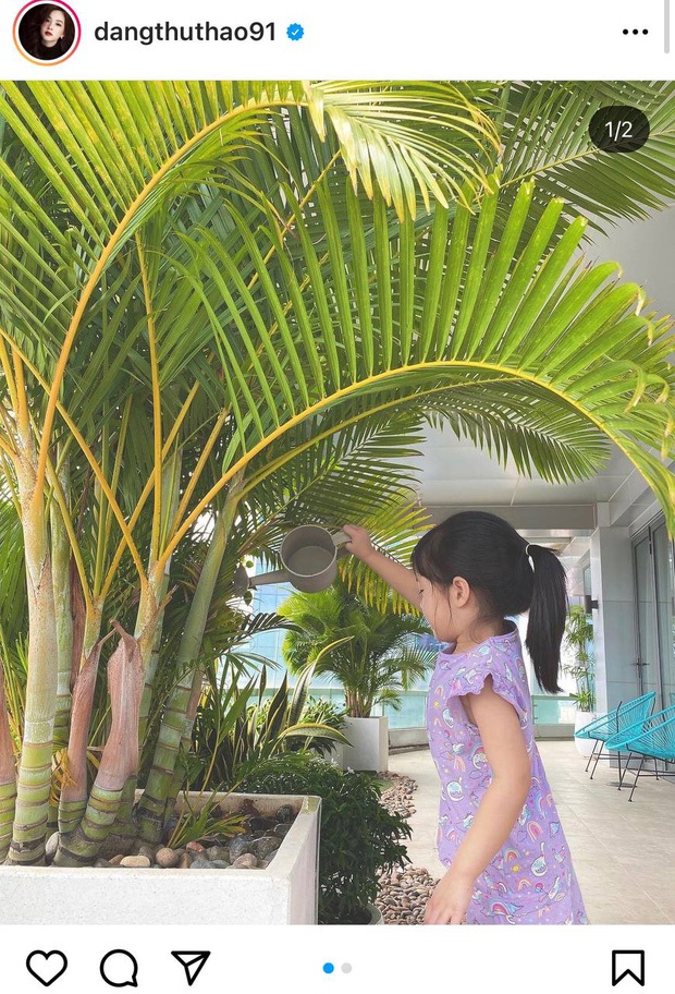 Ái nữ chỉ mới 3 tuổi nhà Đặng Thu Thảo tự tay làm bánh, nhìn thành quả cực xịn xò khiến mẹ mát lòng mát dạ - Ảnh 4. Ái nữ chỉ mới 3 tuổi nhà Đặng Thu Thảo tự tay làm bánh, nhìn thành quả cực xịn xò khiến mẹ mát lòng mát dạ - Ảnh 4.