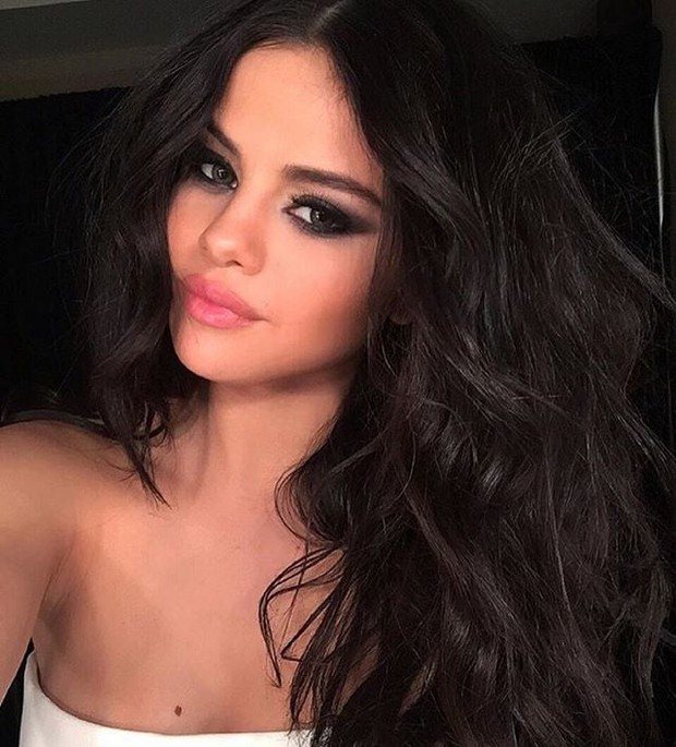 Chẳng phải tự dưng người ta lại gọi Selena Gomez là Nữ hoàng selfie, có lý do cả đấy! - Ảnh 3.