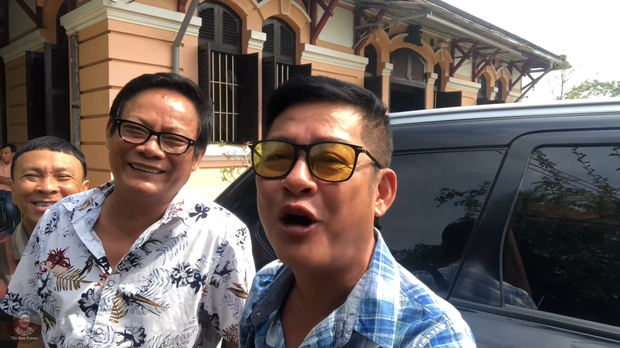 Nghệ sĩ Tấn Hoàng nói về chuyện có biệt thự to, ở 12 căn nhà nhưng vẫn than nghèo kể khổ - Ảnh 4. Nghệ sĩ Tấn Hoàng nói về chuyện có biệt thự to, ở 12 căn nhà nhưng vẫn than nghèo kể khổ - Ảnh 4.