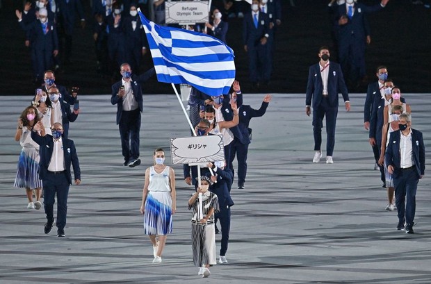 Trực tiếp lễ khai mạc Olympic 2020: Các đoàn thể thao bước ra trong nền nhạc sôi động - Ảnh 2.