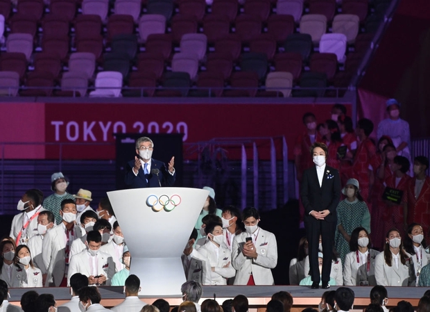 Đài lửa Olympic được thắp sáng, ngày hội thể thao lớn nhất thế giới chính thức bắt đầu!!! - Ảnh 7.