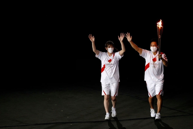 Đài lửa Olympic được thắp sáng, ngày hội thể thao lớn nhất thế giới chính thức bắt đầu!!! - Ảnh 2.