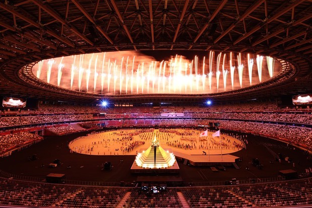 Từ Olympic Tokyo 2020, nhìn lại màn hát nhép gây phẫn nộ toàn thế giới tại Olympic Bắc Kinh 2008, người ra quyết định là đạo diễn huyền thoại - Ảnh 1. Từ Olympic Tokyo 2020, nhìn lại màn hát nhép gây phẫn nộ toàn thế giới tại Olympic Bắc Kinh 2008, người ra quyết định là đạo diễn huyền thoại - Ảnh 1.