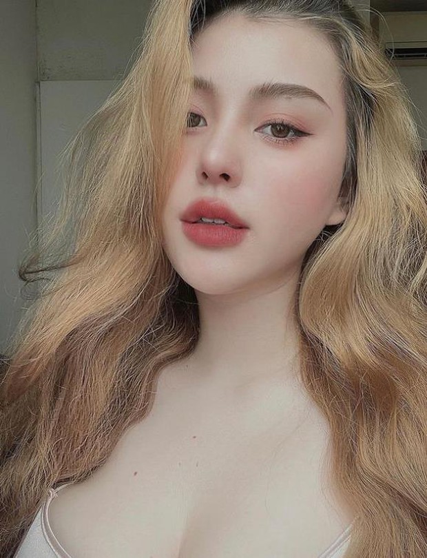 Hot girl ngực khủng Sunna khoe ảnh từ nhỏ, đẹp hút hồn thế này bảo sao luôn là tâm điểm chú ý của cả làng game Việt - Ảnh 10.