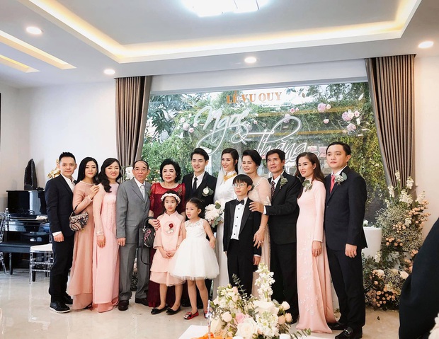 Đông Nhi khoe ảnh ái nữ như copy & paste của mẹ chồng giàu có quyền lực, Ông Cao Thắng ngậm ngùi vào chốt hạ 1 câu - Ảnh 4.