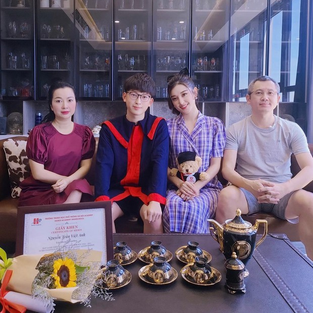 Có em trai đã học giỏi còn như hot boy, Á hậu Huyền My nay vội khoe luôn kết quả thi tốt nghiệp THPT đáng gờm của cậu em? - Ảnh 3. Có em trai đã học giỏi còn như hot boy, Á hậu Huyền My nay vội khoe luôn kết quả thi tốt nghiệp THPT đáng gờm của cậu em? - Ảnh 3.