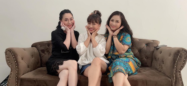 3 bà mẹ hot nhất Hương Vị Tình Thân chung khung hình: Nhìn cô Bích giúp việc trẻ trung, xì tin nào kém cặp Xuân - Sa? - Ảnh 3. 3 bà mẹ hot nhất Hương Vị Tình Thân chung khung hình: Nhìn cô Bích giúp việc trẻ trung, xì tin nào kém cặp Xuân - Sa? - Ảnh 3.