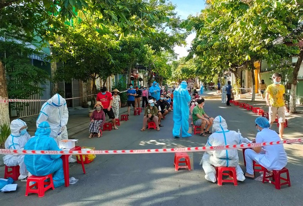 Cảng cá Thọ Quang tăng loạt ca nhiễm Covid-19, Đà Nẵng sẽ xét nghiệm diện rộng tất cả chợ trên địa bàn - Ảnh 1. Cảng cá Thọ Quang tăng loạt ca nhiễm Covid-19, Đà Nẵng sẽ xét nghiệm diện rộng tất cả chợ trên địa bàn - Ảnh 1.