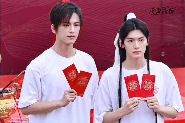 Netizen khóc thét với tạo hình xấu lạ của cặp đam mỹ Thiên Quan Tứ Phúc, muốn bỏ ngang vì phèn lạ lùng á trời! - Ảnh 3.