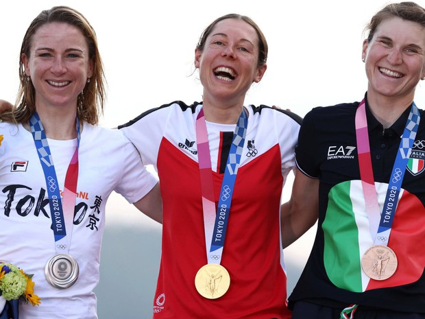 Chân dung khó tin của cô gái giành huy chương vàng đua xe đạp Olympic Tokyo: Tiến sĩ toán đi đua xe và trở thành nhà vô địch tuyệt đối - Ảnh 6. Chân dung khó tin của cô gái giành huy chương vàng đua xe đạp Olympic Tokyo: Tiến sĩ toán đi đua xe và trở thành nhà vô địch tuyệt đối - Ảnh 6.