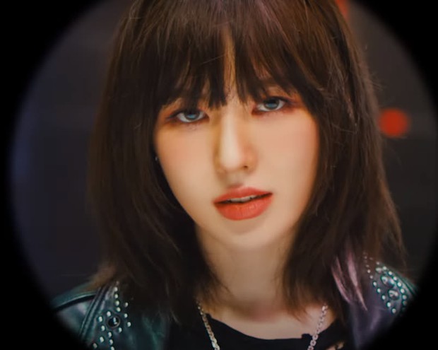 Wendy (Red Velvet) gây náo loạn với màn biến hoá từ tiểu thư thành rocker trong tích tắc, fan đồng loạt nhận chồng - Ảnh 3. Wendy (Red Velvet) gây náo loạn với màn biến hoá từ tiểu thư thành rocker trong tích tắc, fan đồng loạt nhận chồng - Ảnh 3.
