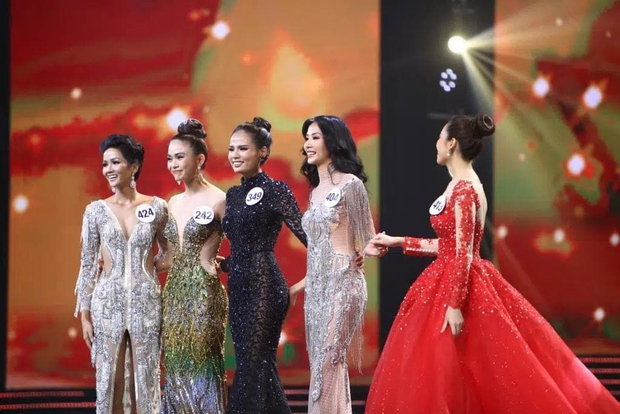 Hiếm có trong showbiz: Một người đẹp vừa là thủ khoa Ngoại thương, vừa là top 5 Hoa hậu Hoàn vũ VN! - Ảnh 6. Hiếm có trong showbiz: Một người đẹp vừa là thủ khoa Ngoại thương, vừa là top 5 Hoa hậu Hoàn vũ VN! - Ảnh 6.