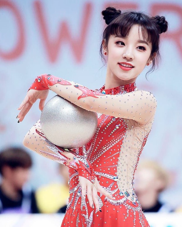 Dàn nữ thần huyền thoại của đại hội thể thao idol: Tzuyu mê hoặc đạo diễn Thor, Irene chưa hot bằng idol xứ Trung nổi sau 1 đêm - Ảnh 33.