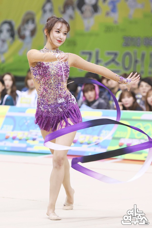 Dàn nữ thần huyền thoại của đại hội thể thao idol: Tzuyu mê hoặc đạo diễn Thor, Irene chưa hot bằng idol xứ Trung nổi sau 1 đêm - Ảnh 24.