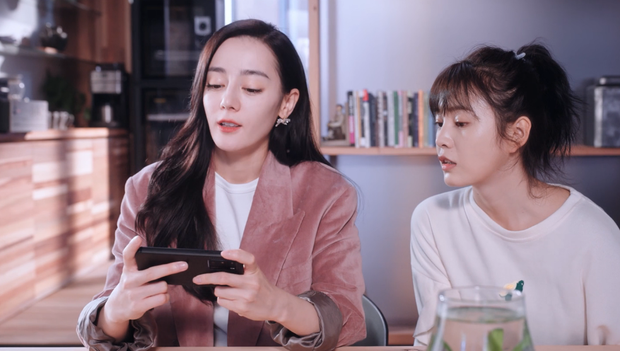 Toàn bộ khuyết điểm nhan sắc của Địch Lệ Nhiệt Ba bị phơi bày trên sóng truyền hình - Ảnh 5. Toàn bộ khuyết điểm nhan sắc của Địch Lệ Nhiệt Ba bị phơi bày trên sóng truyền hình - Ảnh 5.
