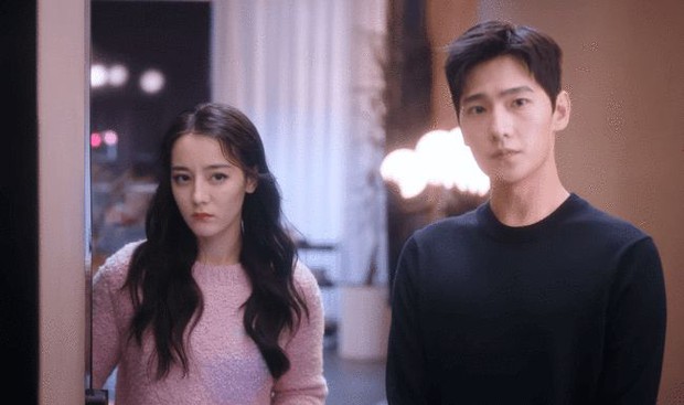 Toàn bộ khuyết điểm nhan sắc của Địch Lệ Nhiệt Ba bị phơi bày trên sóng truyền hình - Ảnh 6. Toàn bộ khuyết điểm nhan sắc của Địch Lệ Nhiệt Ba bị phơi bày trên sóng truyền hình - Ảnh 6.