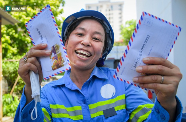 Trao quà tặng 47 công nhân thu gom rác bị nợ lương ở Hà Nội: Sướng quá! Hôm nay nhà tôi sẽ có một bữa cơm có thịt rồi! - Ảnh 7.