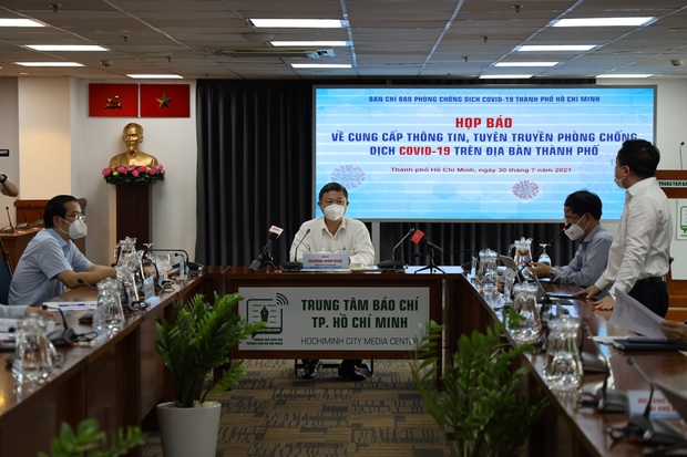 Số ca F0 trên biểu đồ dịch tại TP.HCM đang đi ngang, đúng như dự báo - Ảnh 1. Số ca F0 trên biểu đồ dịch tại TP.HCM đang đi ngang, đúng như dự báo - Ảnh 1.