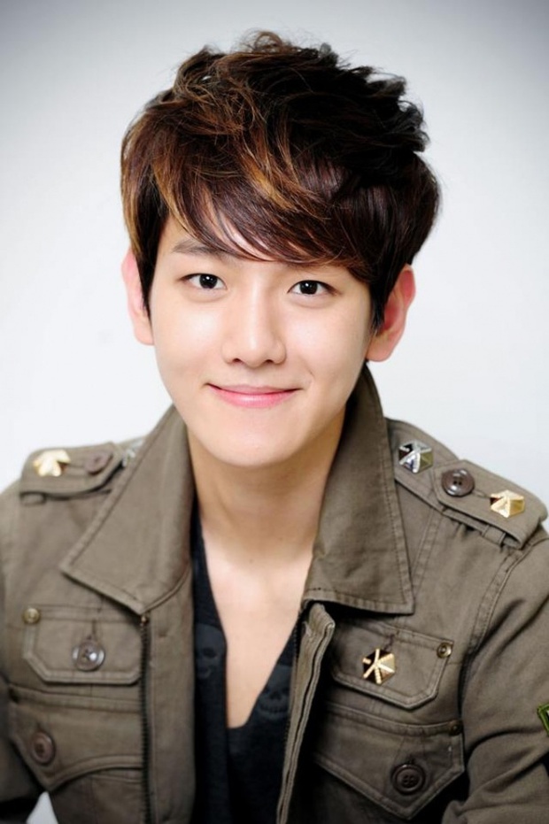Baekhyun (EXO) gây bão vì ảnh đầu tiên trong quân ngũ: U30 mà mặt mộc như em bé, netizen ầm ầm xin bí kíp