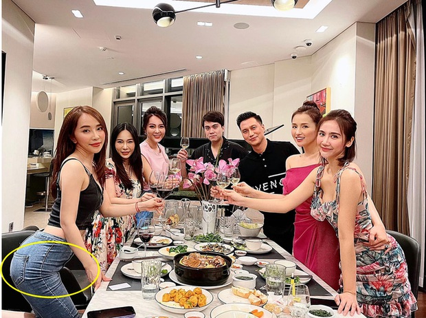 Dụi mắt cho kĩ: Quỳnh Nga mặc đồ nude đu dây nhìn nguy hiểm quá, vòng 3 phập phồng tưởng lộ 100% mà toát mồ hôi hột - Ảnh 4. Dụi mắt cho kĩ: Quỳnh Nga mặc đồ nude đu dây nhìn nguy hiểm quá, vòng 3 phập phồng tưởng lộ 100% mà toát mồ hôi hột - Ảnh 4.