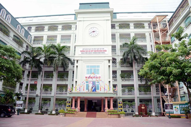 Nhà trường lên tiếng vụ: Mẹ bắt con quỳ vì 7 năm học sinh giỏi, mà giờ lớp 10 trường tư cũng không nhận - Ảnh 3. Nhà trường lên tiếng vụ: Mẹ bắt con quỳ vì 7 năm học sinh giỏi, mà giờ lớp 10 trường tư cũng không nhận - Ảnh 3.