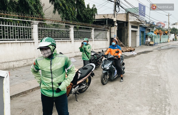 Ngày đầu Đồng Nai áp dụng hộ chiếu xét nghiệm Covid-19: Người dân thắc mắc vì sao giá xét nghiệm mỗi nơi mỗi khác? - Ảnh 13.