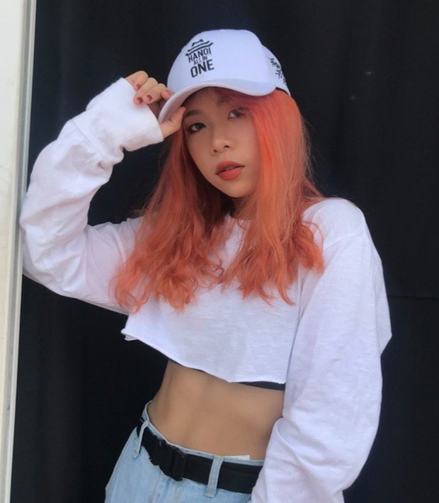 Nữ rapper tlinh bất ngờ đào lại ảnh hồi đi học, nhưng sao lại có streamer Dev Nguyễn ở đây? - Ảnh 1.